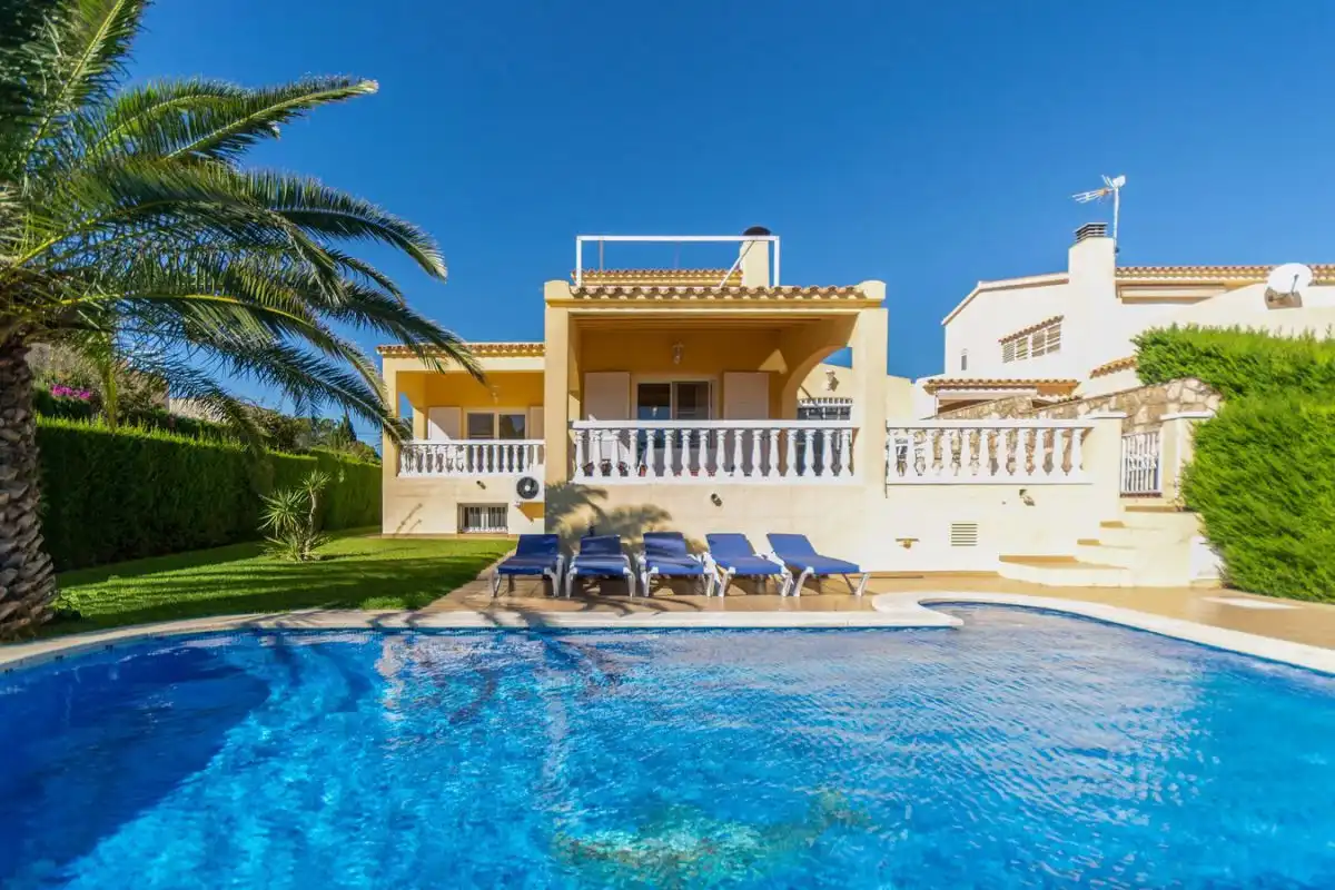 Vista exterior de Casa o xalet en venda en L'Ametlla de Mar  amb Aire condicionat, Calefacció i Jardí privat
