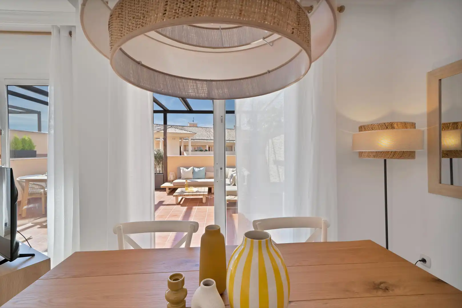 Menjador de Apartament de lloguer en Marbella amb Jardí privat, Terrassa i Moblat