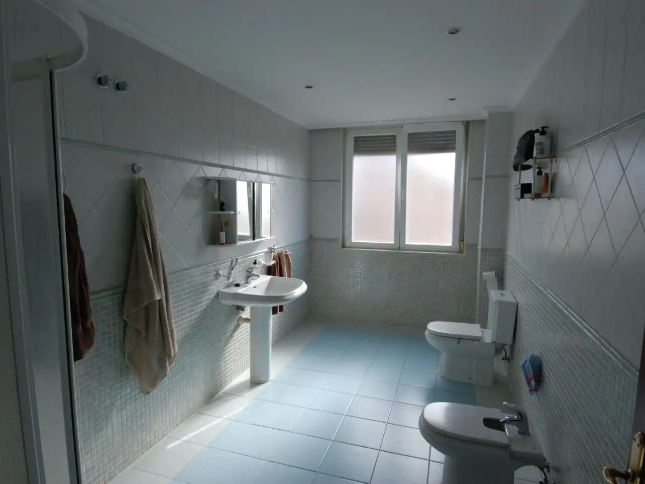 Bathroom of Houses for sale in Melgar de Yuso, Palencia