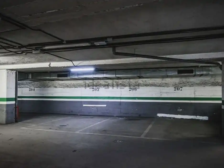 Einzelparkplatz zur Miete in Amaniel 31