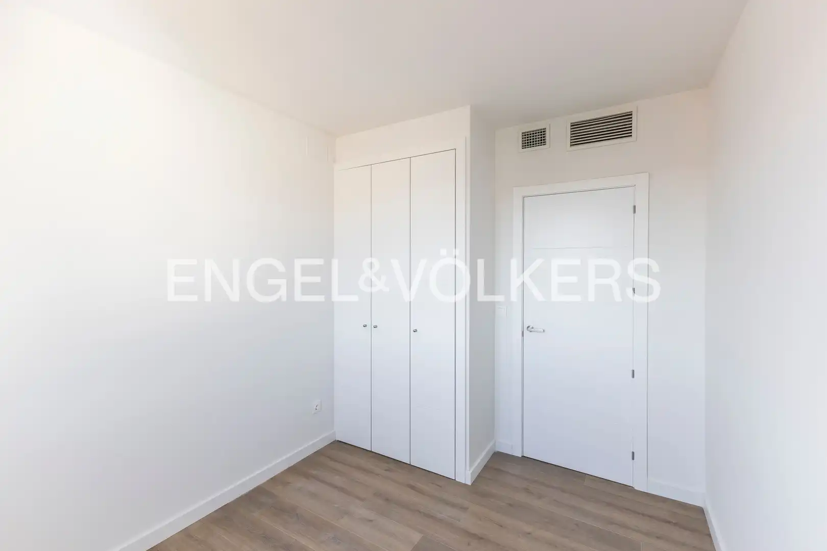 Habitación de Piso de alquiler en Madrid con Aire acondicionado, Calefacción y Jardín privado