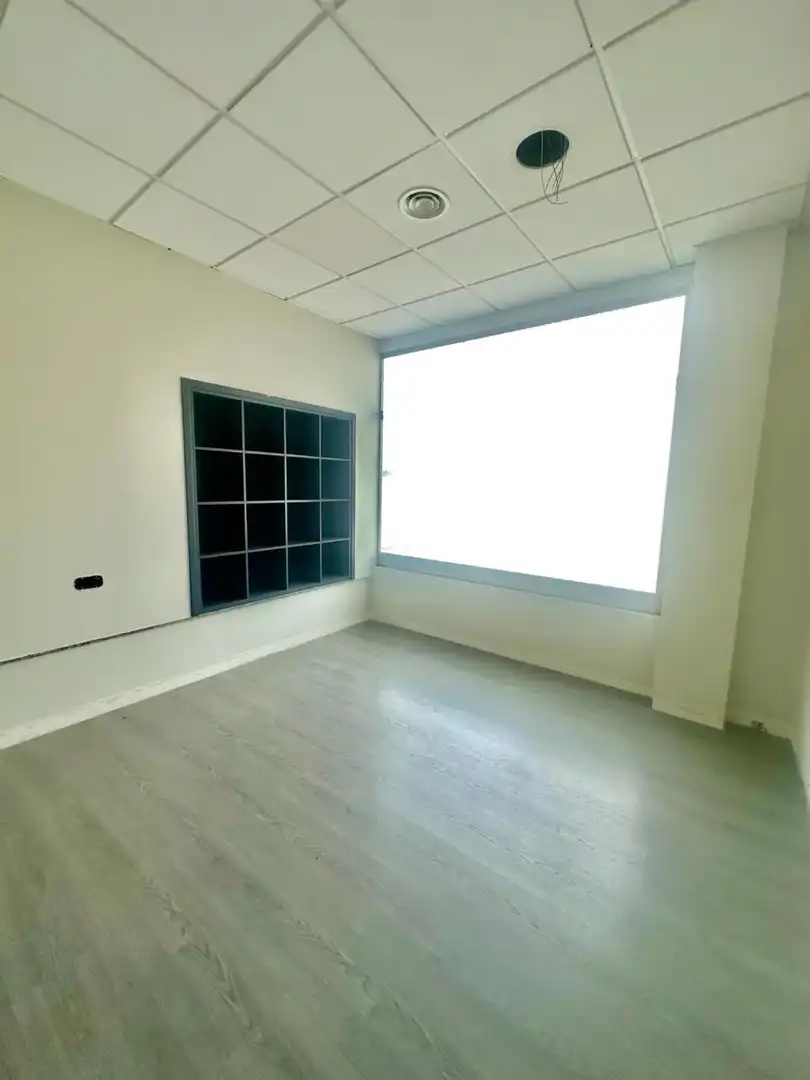 Local comercial en venda a Trobajo del Camino, imagen 3