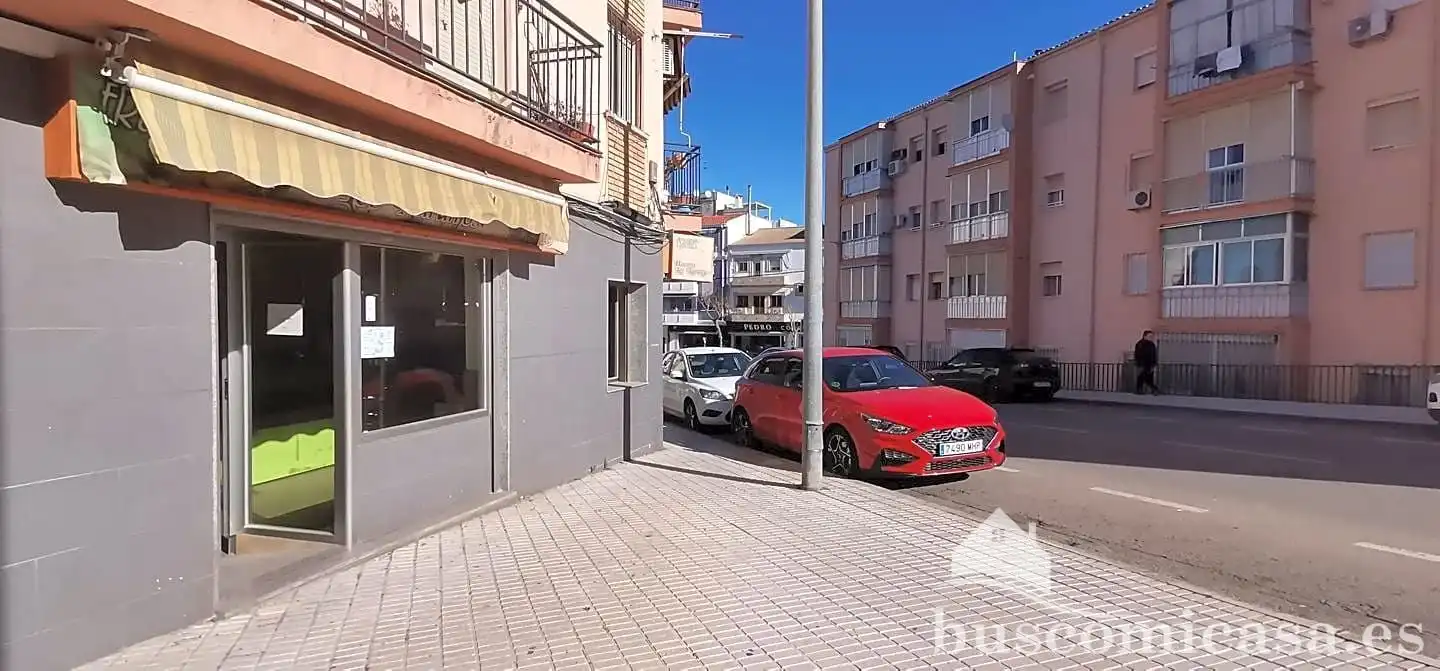 Vista exterior de Local en venda en Linares amb Aire condicionat i Moblat