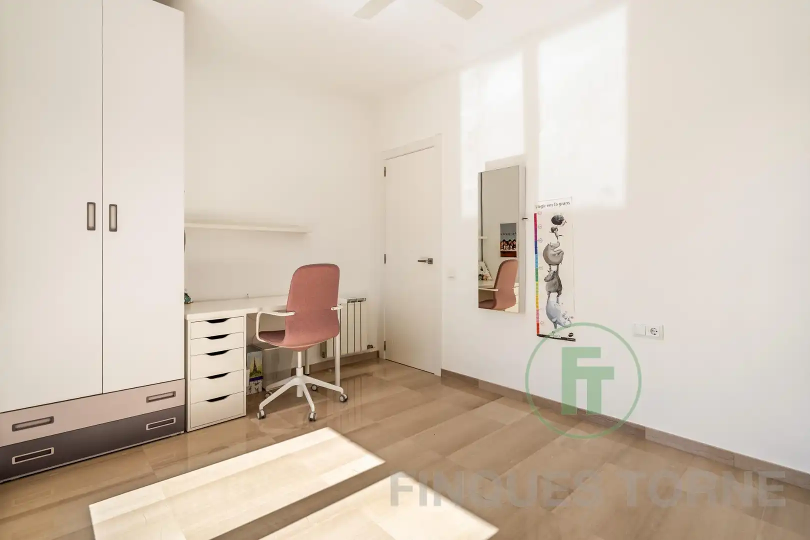 Dormitori de Casa o xalet en venda en Montcada i Reixac amb Aire condicionat, Jardí privat i Parquet