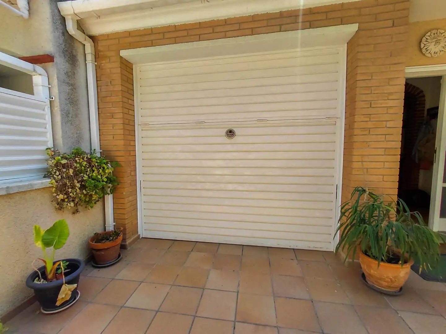 Aparcament de Casa adosada en venda en Cunit amb Aire condicionat, Calefacció i Terrassa