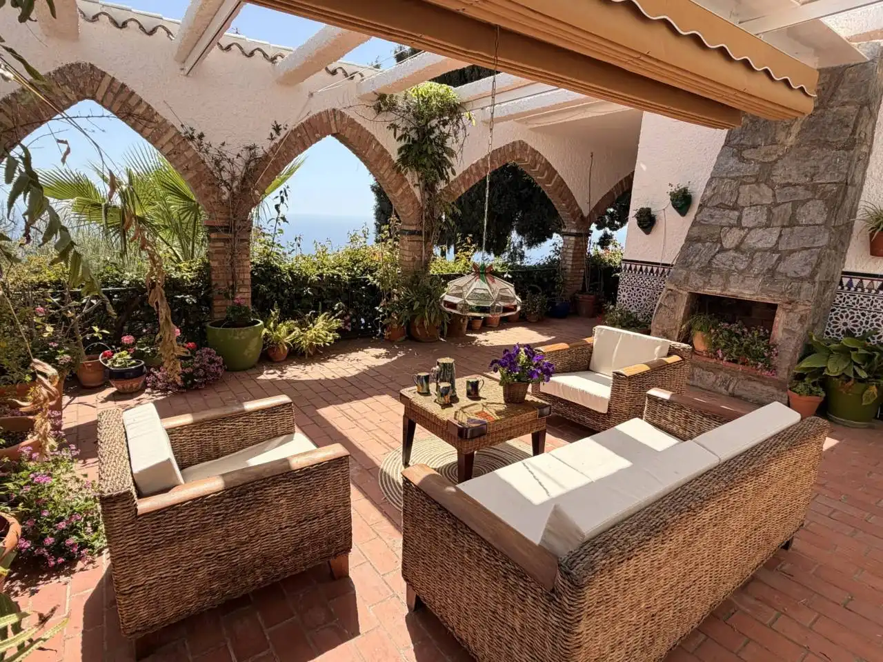 Terrassa de Casa o xalet en venda en Almuñécar amb Jardí privat, Terrassa i Piscina comunitària