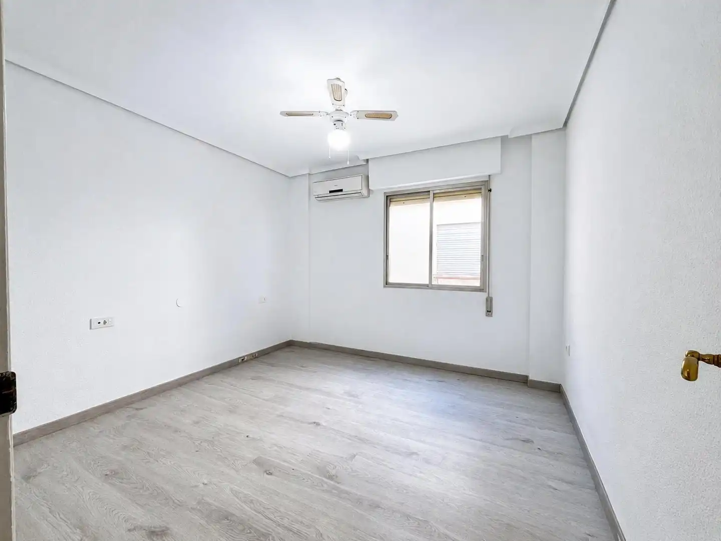 Habitación de Ático en venta en Burriana / Borriana con Aire acondicionado, Calefacción y Parquet