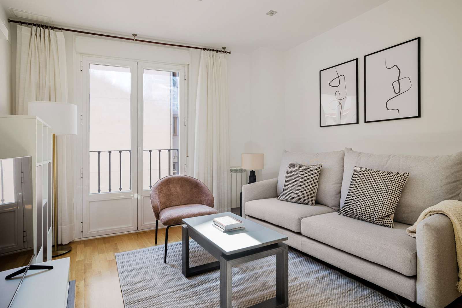 Sala de estar de Apartamento para compartir en  Madrid Capital con Aire acondicionado, Calefacción y Terraza