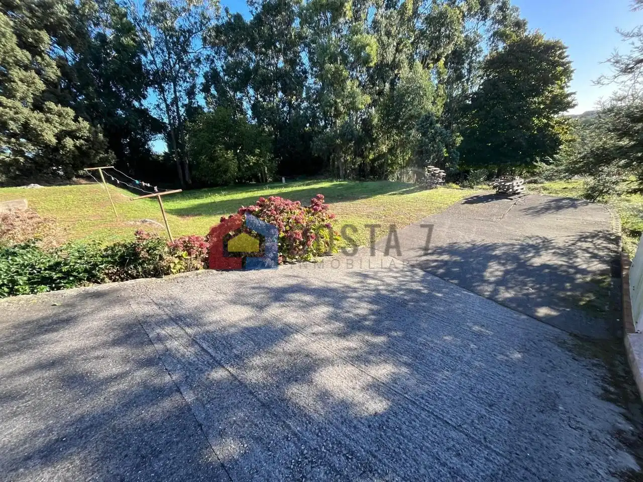 Vista exterior de Casa o xalet en venda en Miengo amb Jardí privat i Terrassa