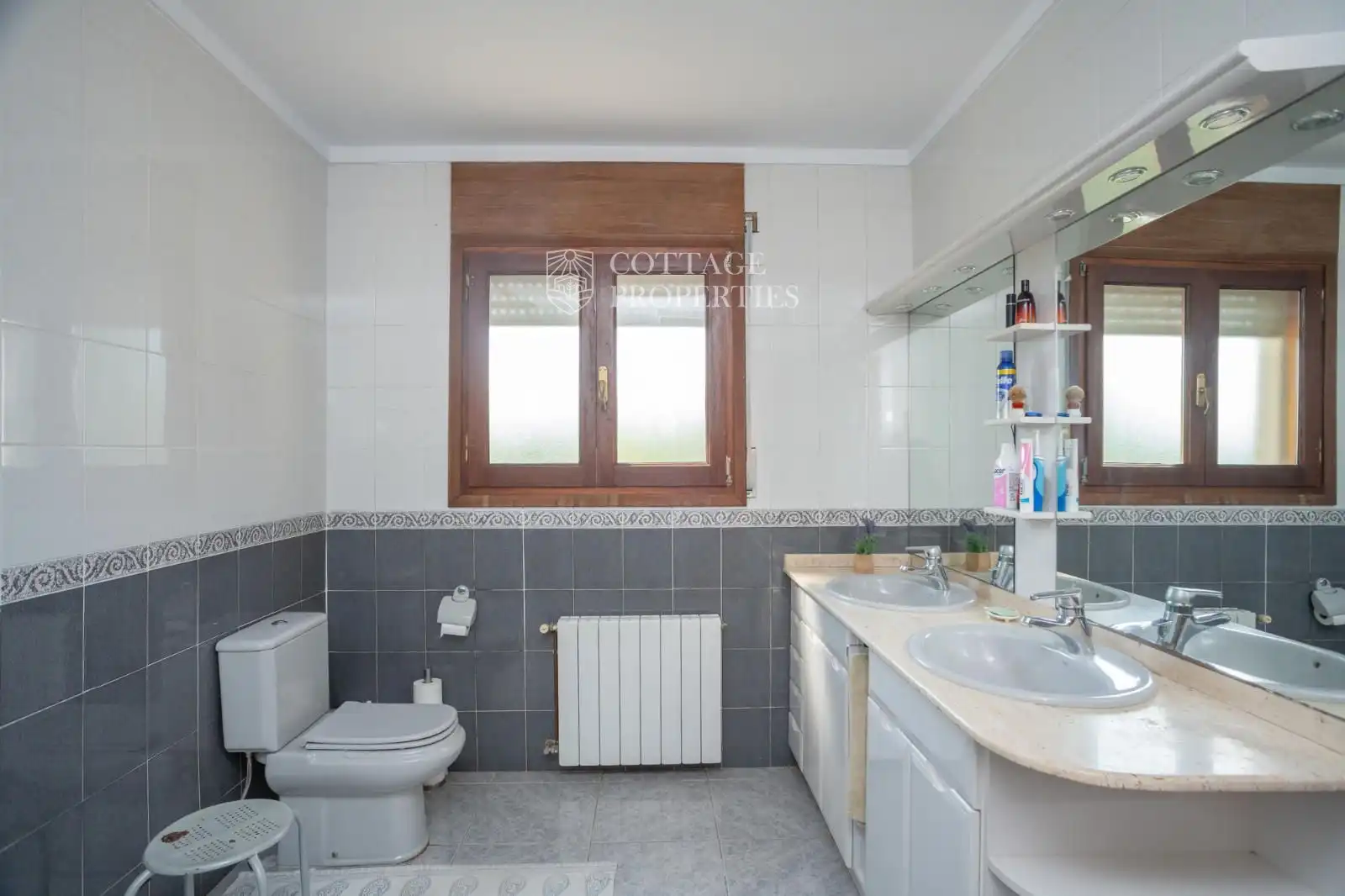 Baño de Finca rústica en venta en Vilademuls con Aire acondicionado, Calefacción y Piscina