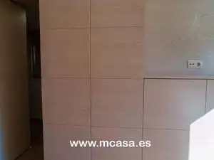 Dormitori de Casa adosada en venda en Vigo  amb Calefacció, Jardí privat i Terrassa