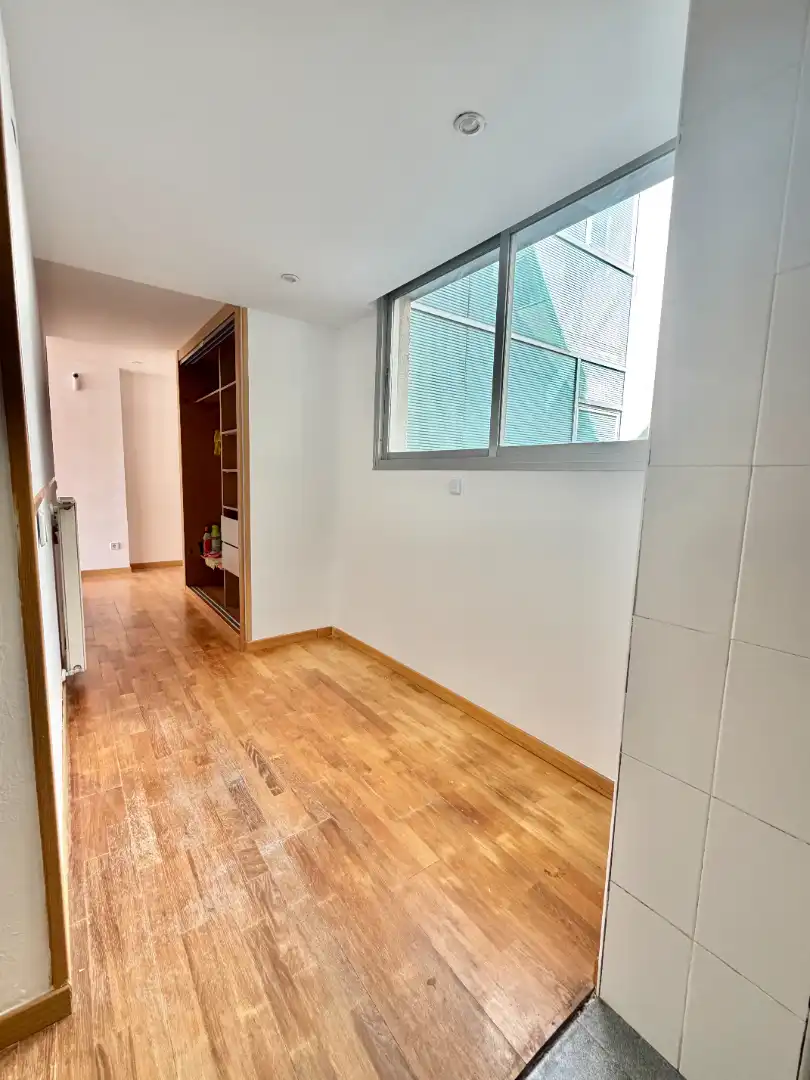 Habitación de Piso en venta en Madrid con Calefacción y Trastero