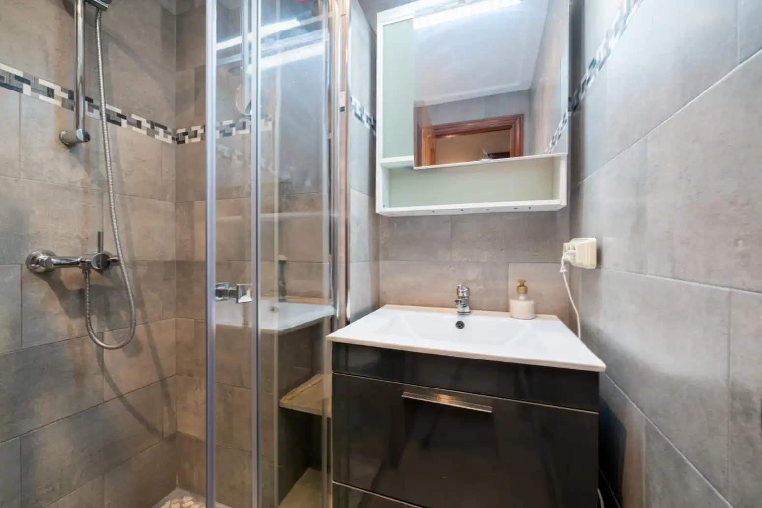 Bathroom of Flat for sale in Capdepera  with Air Conditioner, Heating and Parquet flooring