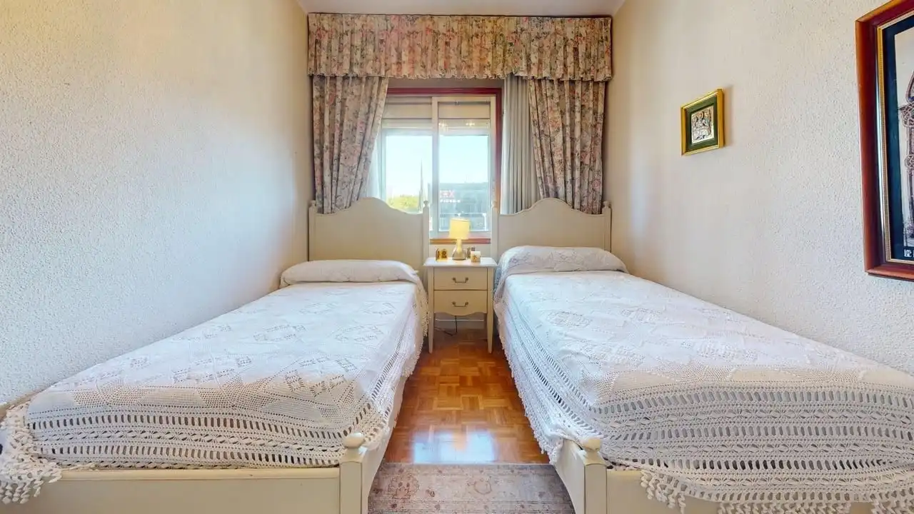 Bedroom of Flat for sale in Madrid  with Air Conditioner and Heating