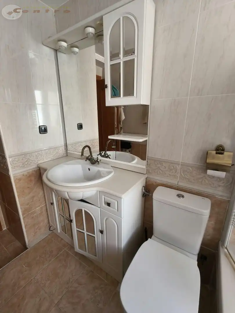 Bany de Apartament en venda en Albacete amb Calefacció, Moblat i Balcó