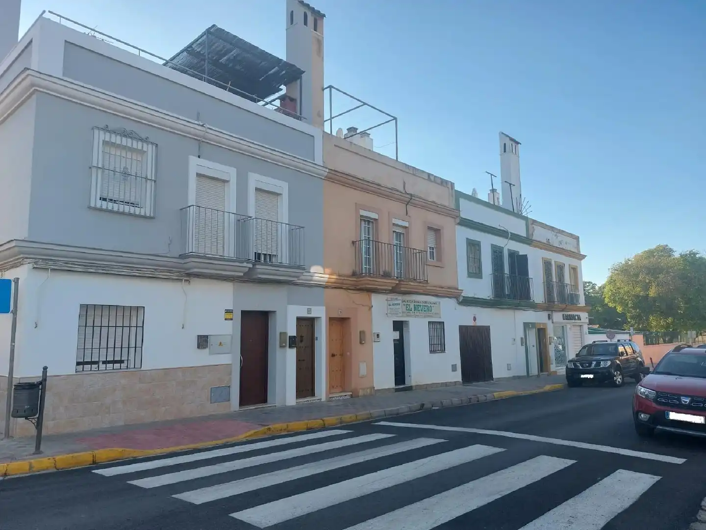 Vista exterior de Pis en venda en Dos Hermanas