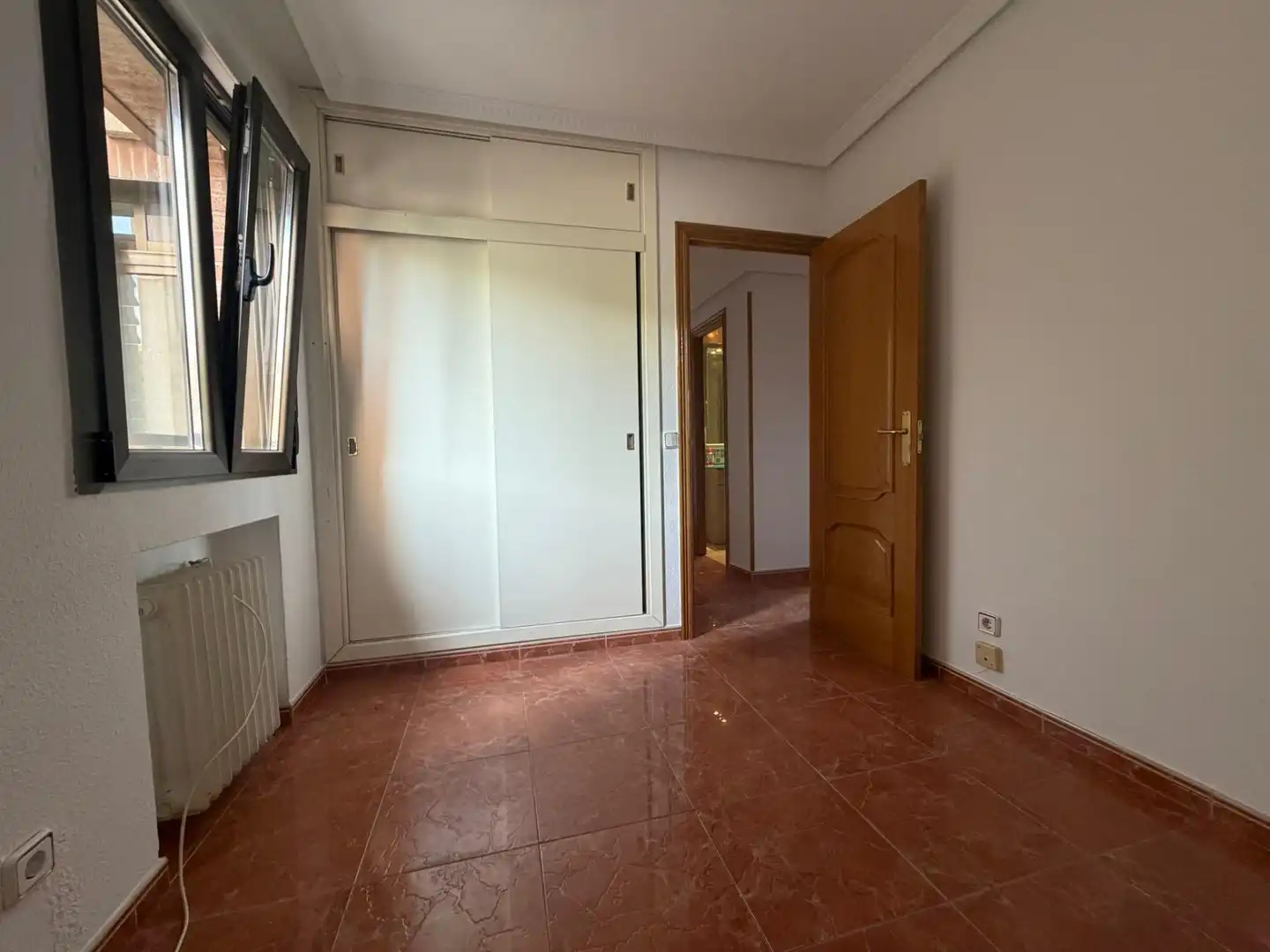 Wohnung zur Miete in Madrid mit Heizung, Privatgarten und Abstellraum