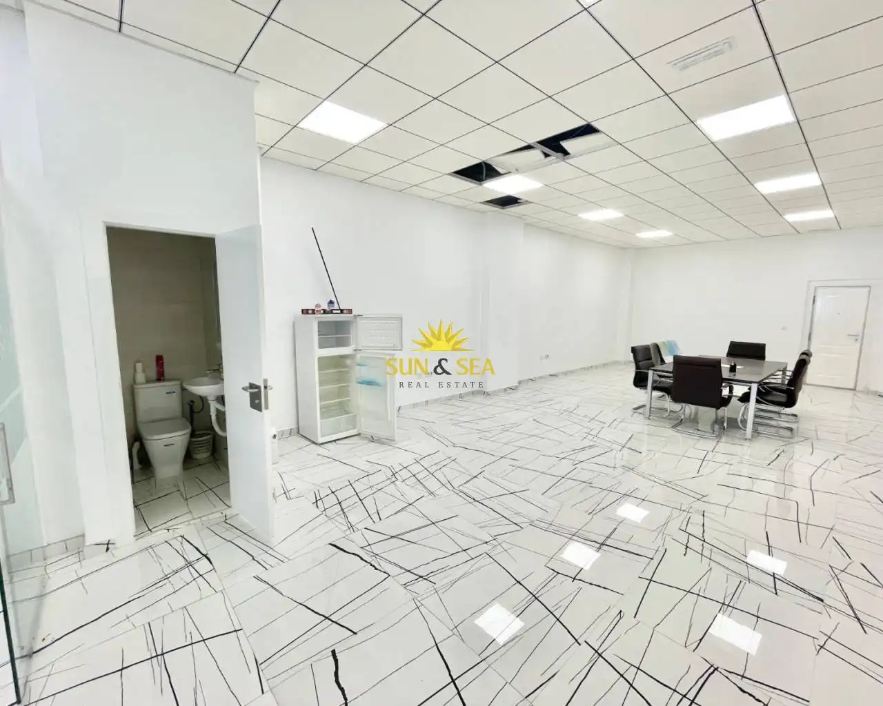 Commercial properties for rent in Avenida Habaneras - Curva de Palangre