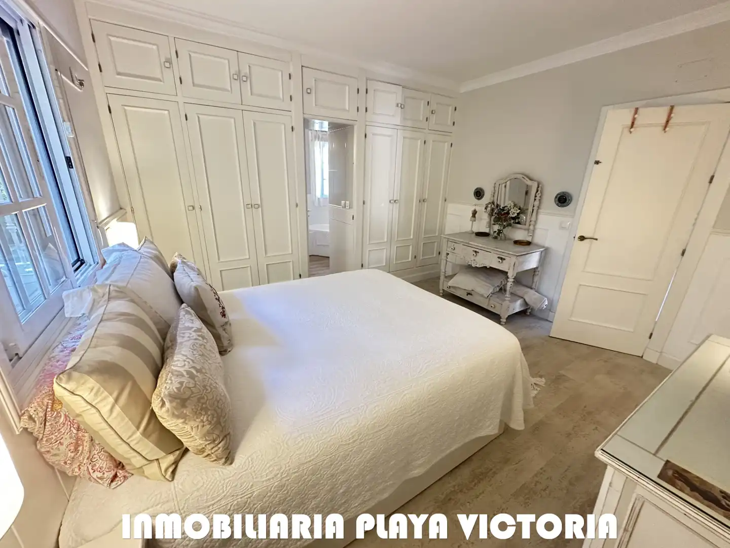 Bedroom of Houses for sale in Chiclana de la Frontera  with Air Conditioner, Private garden and Swimming Pool