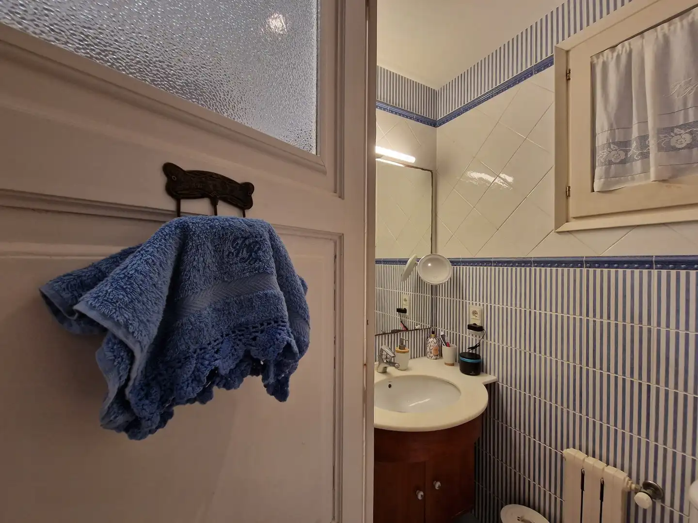 Bathroom of Flat for sale in Girona  with Air Conditioner, Heating and Terrace