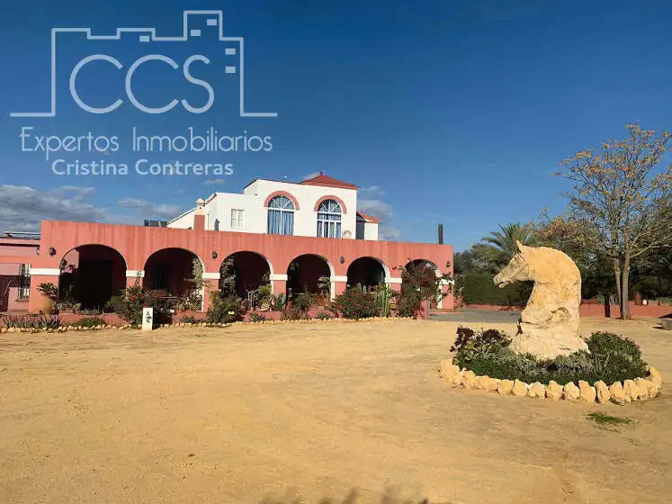 Finca rústica en venta en Alcalá de Guadaira con Piscina y Amueblado
