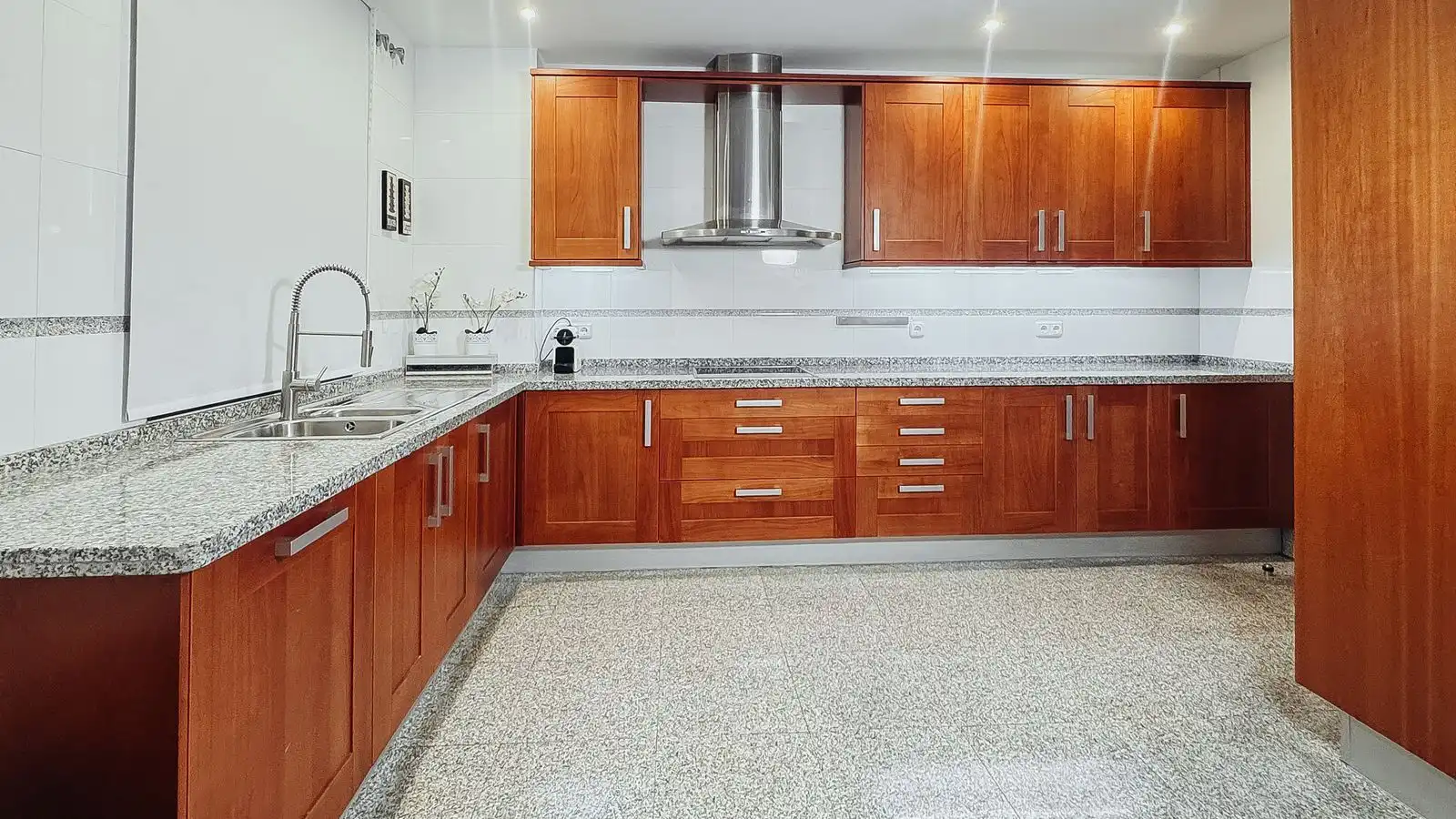 Piso con piscina en venta en Estepona Pueblo, imagen 15