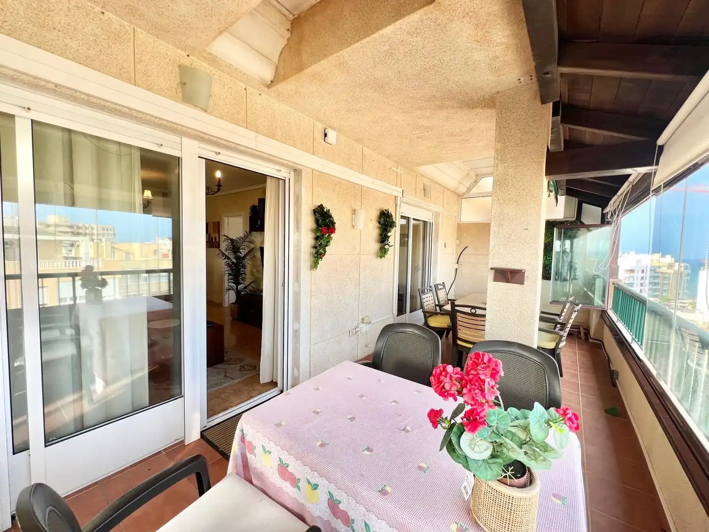Terraza de Ático de alquiler en Torrevieja con Aire acondicionado, Calefacción y Terraza