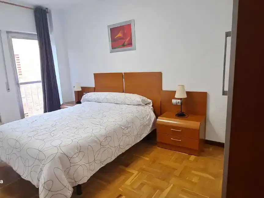 Schlafzimmer von Wohnung zur Miete in  Pamplona / Iruña mit Klimaanlage und Balkon