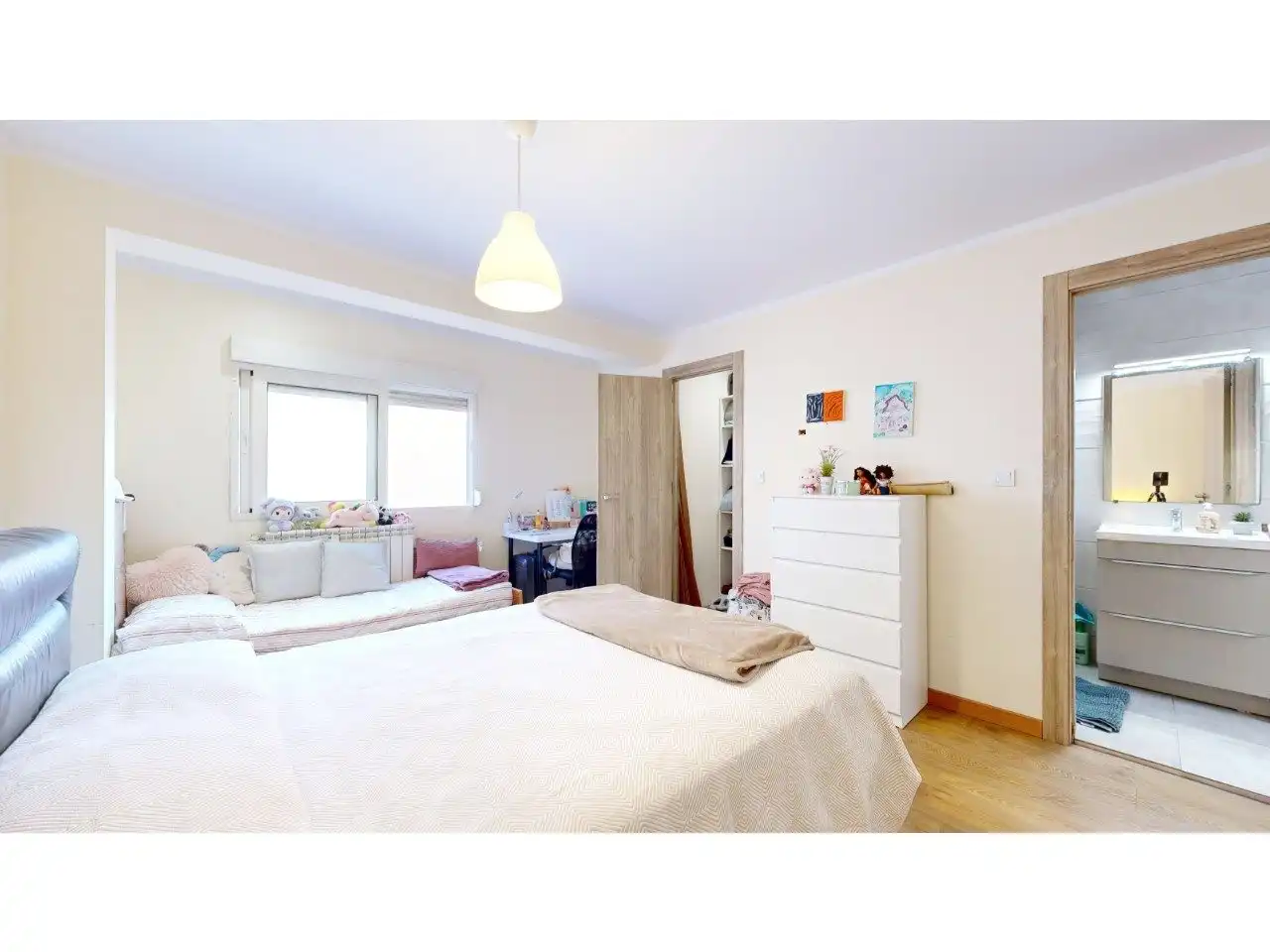 Bedroom of Flat for sale in Torrent  with Air Conditioner, Private garden and Balcony