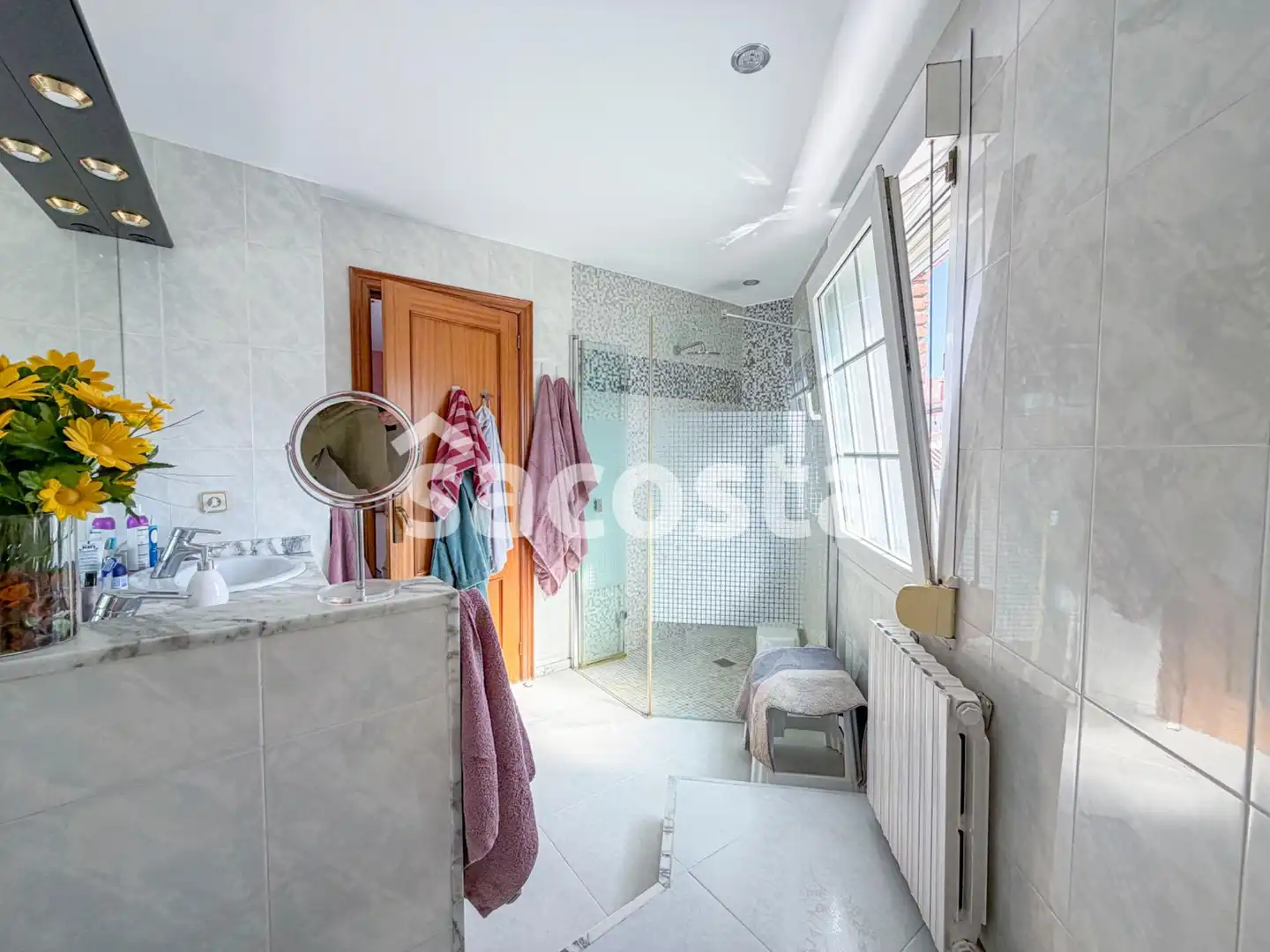 Baño de Casa adosada en venta en Pineda de Mar con Aire acondicionado, Calefacción y Jardín privado