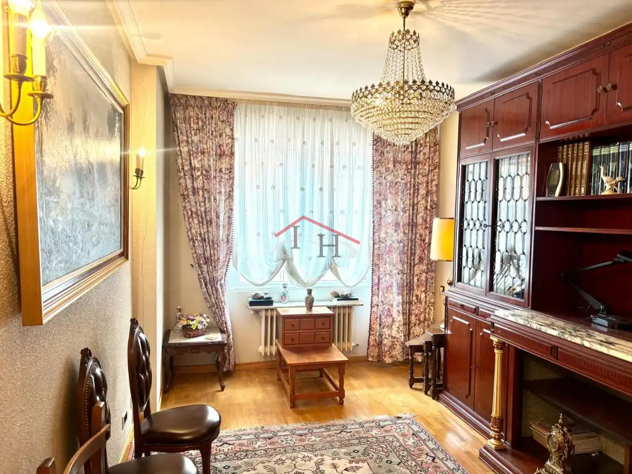 Sala de estar de Piso en venta en León Capital  con Calefacción, Parquet y Terraza