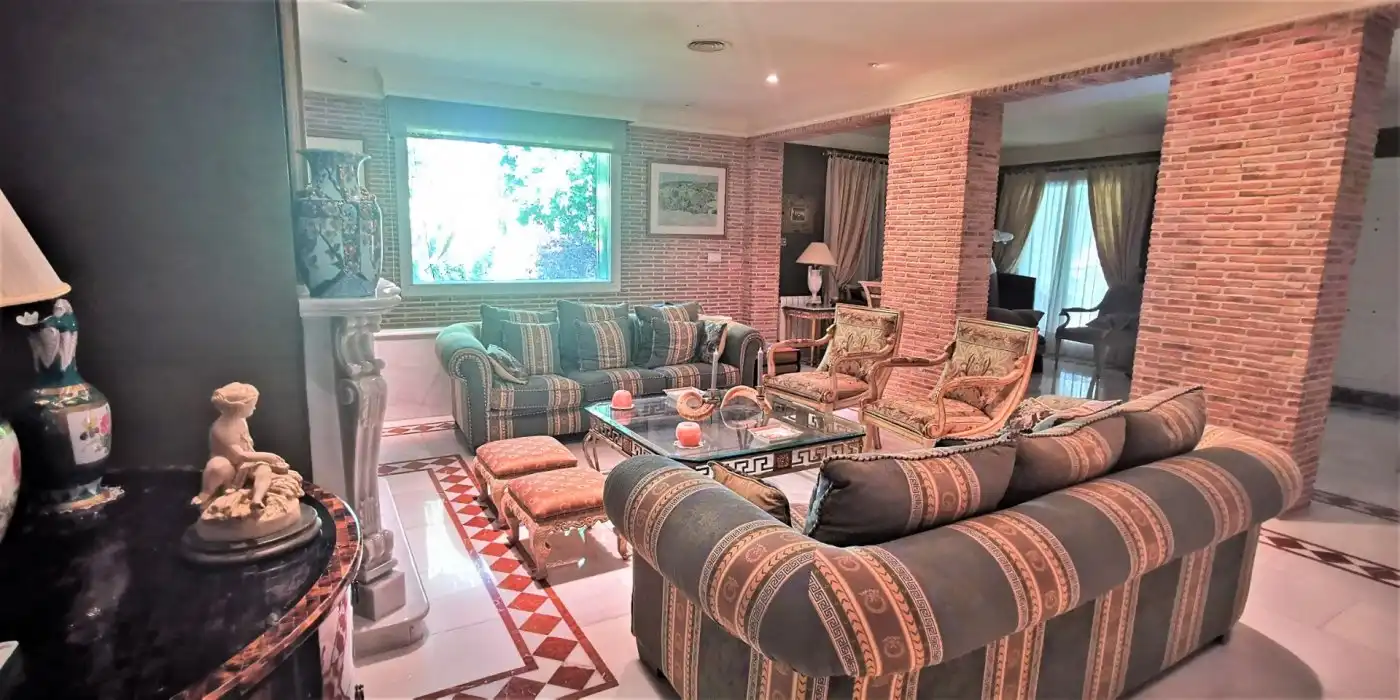 Sala d'estar de Casa o xalet en venda en Elche / Elx amb Aire condicionat, Jardí privat i Terrassa