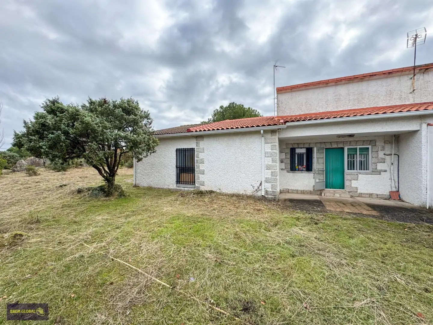 Vista exterior de Casa adosada en venta en El Berrueco con Jardín privado, Trastero y Amueblado