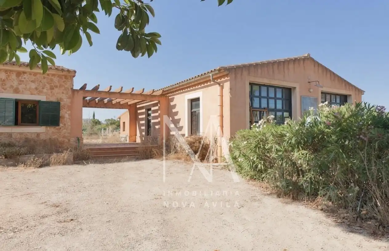 Country house with garden for sale in Llucmajor pueblo, imagen 3