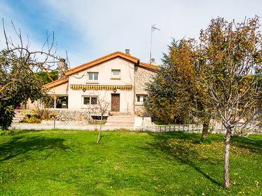 Villa con piscina in vendita a Calle Cañada Nava del Pinar 8
