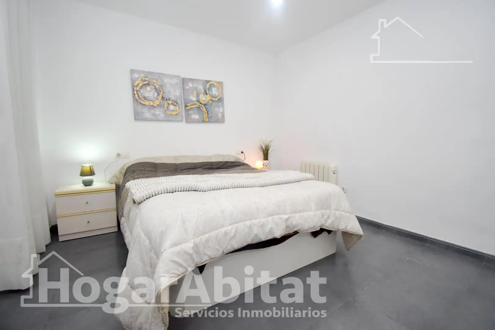 Habitación de Piso en venta en Castellón de la Plana / Castelló de la Plana con Calefacción, Terraza y Amueblado