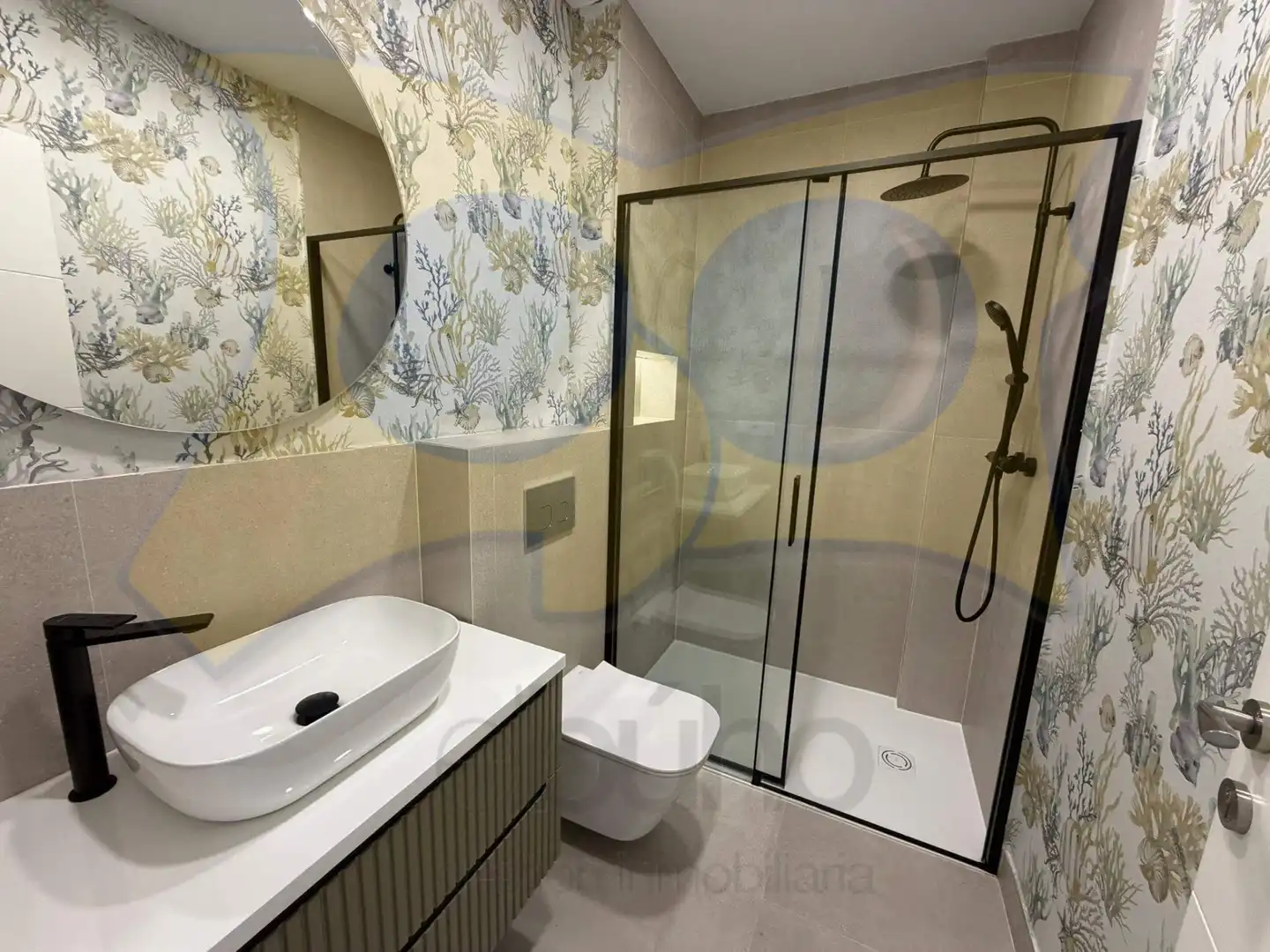 Baño de Piso de alquiler en Salamanca con Calefacción, Parquet y Horno