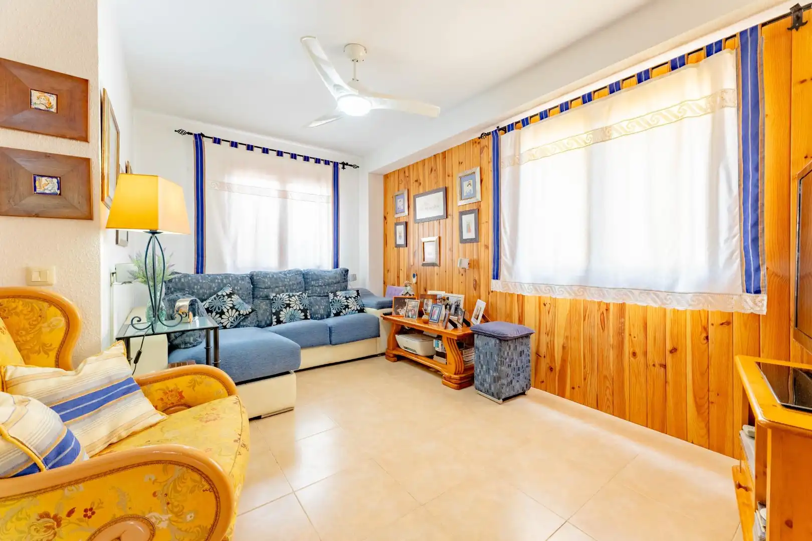 Sala de estar de Casa adosada en venta en Chiva con Aire acondicionado, Calefacción y Terraza
