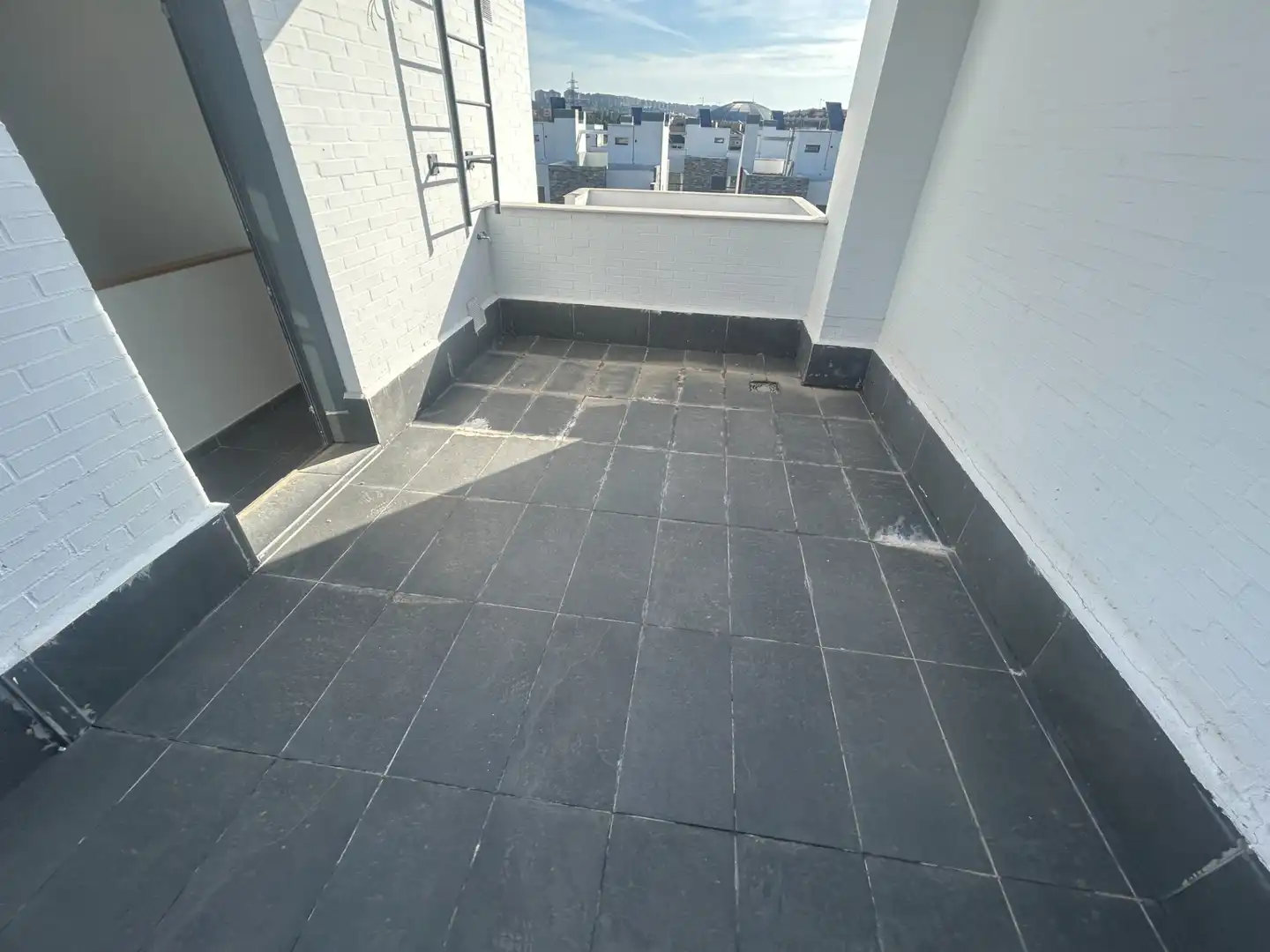 Terrasse von Einfamilien-Reihenhaus zum Verkauf in Arroyo de la Encomienda mit Heizung, Terrasse und Abstellraum