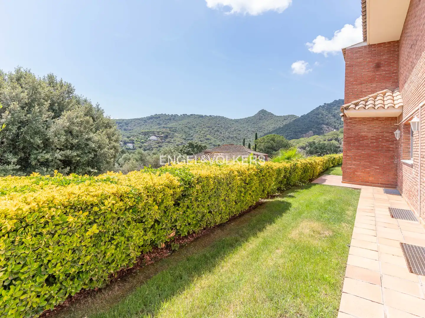 Vista exterior de Casa o xalet de lloguer en Argentona amb Aire condicionat, Calefacció i Jardí privat