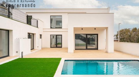 ARQUITECTURA CONTEMPORÁNEA Y LUJO FRENTE AL MAR EN SUANCES