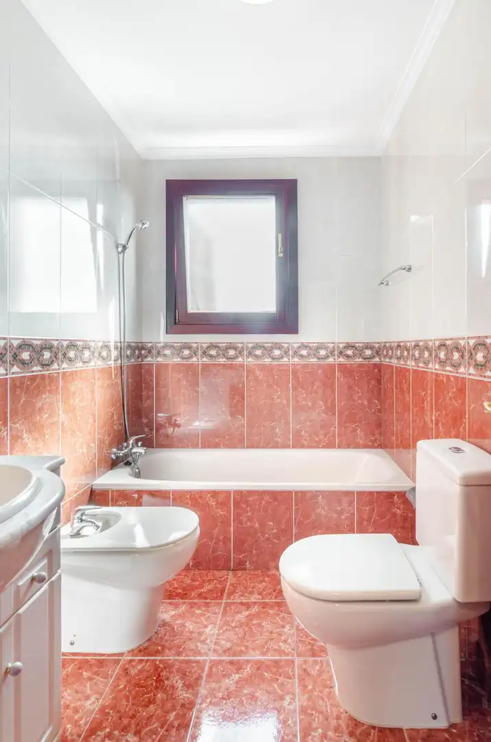 Bany de Casa o xalet en venda en Gijón  amb Calefacció, Jardí privat i Terrassa
