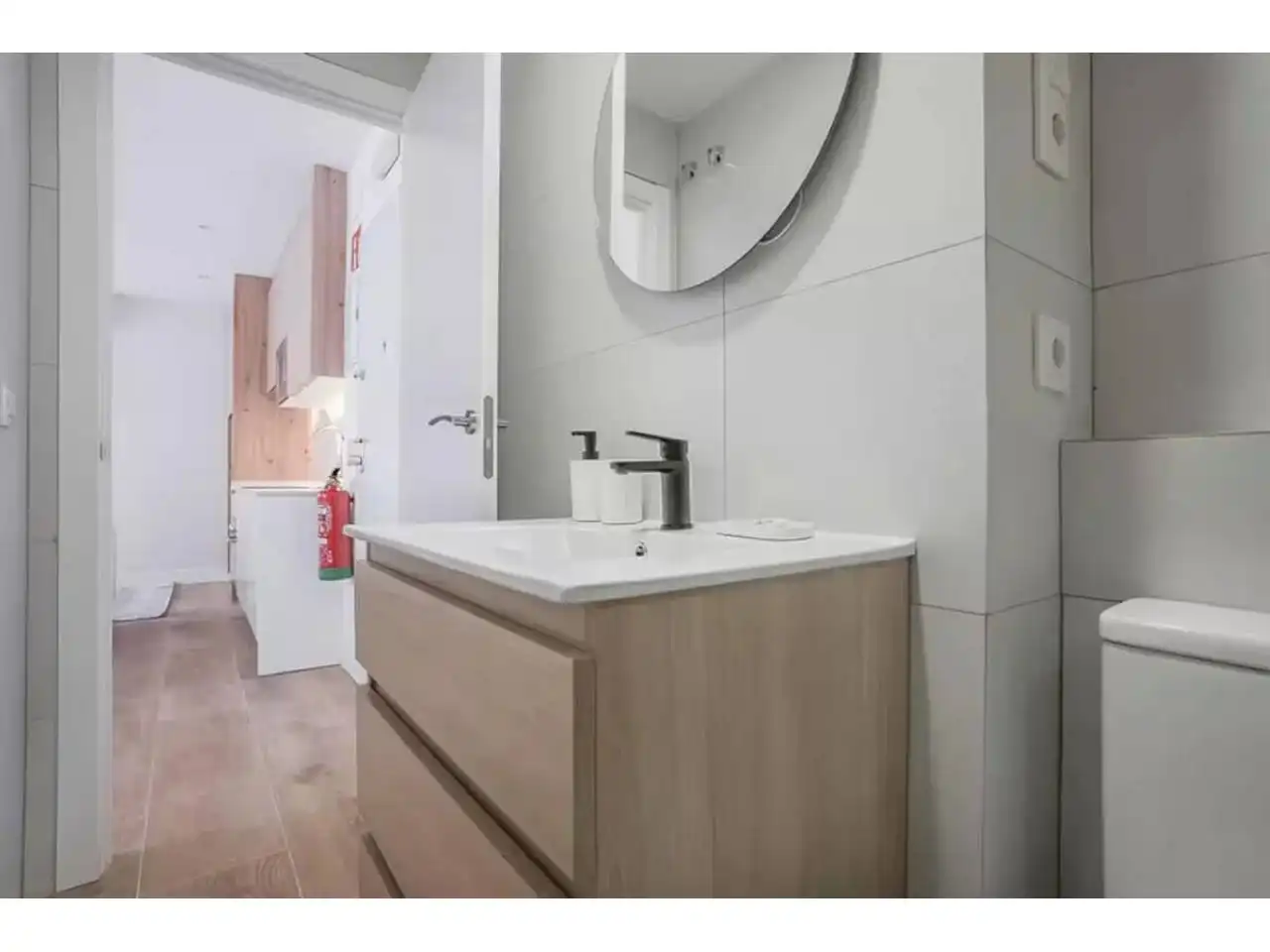 Baño de Estudio en venta en Barcelona con Aire acondicionado, Amueblado y Alarma