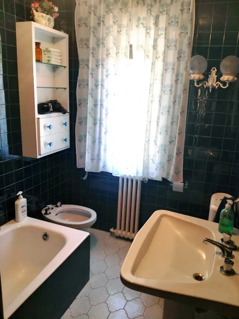 Bathroom of Houses for sale in Valle de Sedano  with Heating, Private garden and Parquet flooring