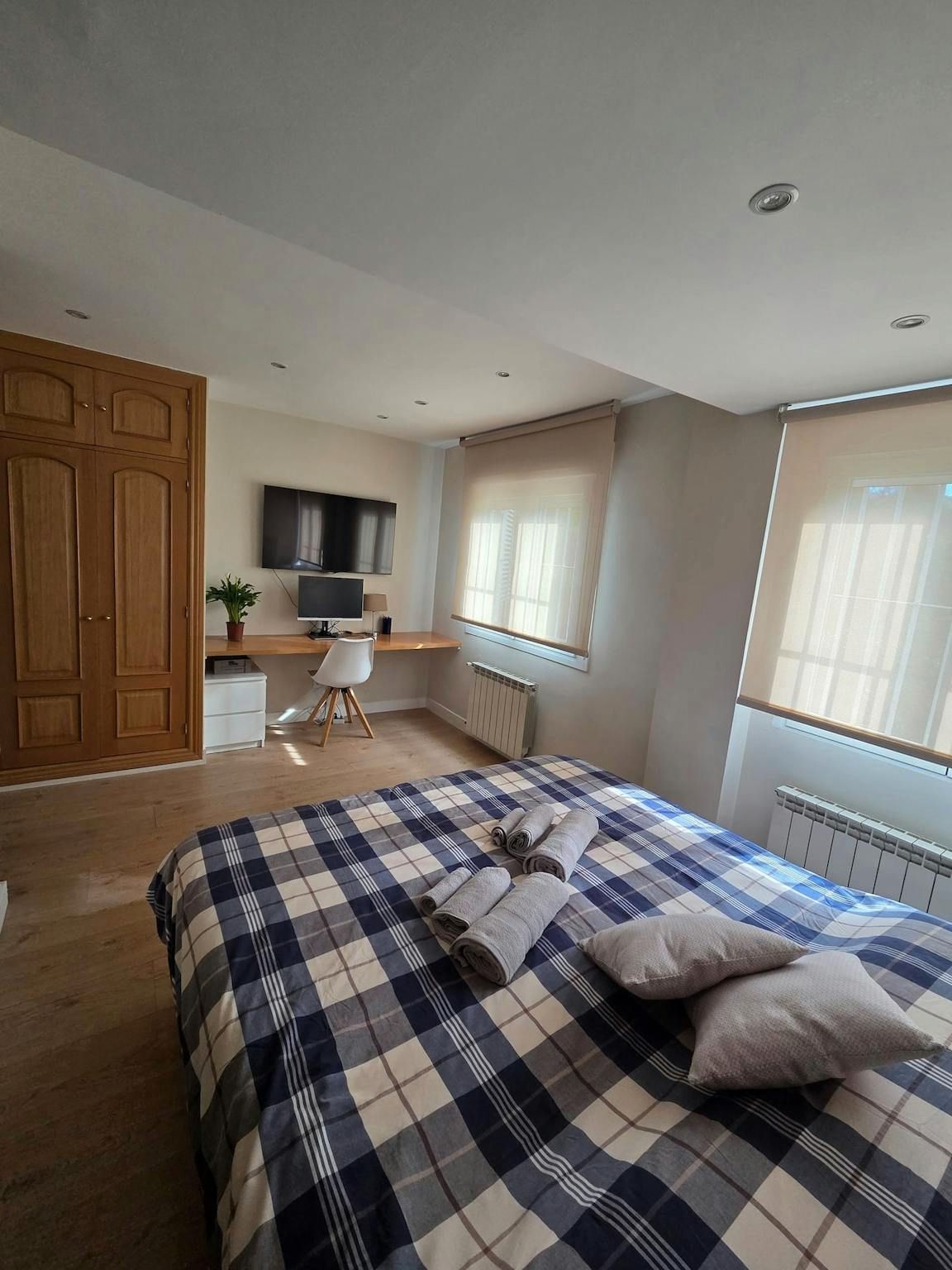 Dormitori de Pis de lloguer en  Madrid Capital amb Calefacció, Jardí privat i Moblat