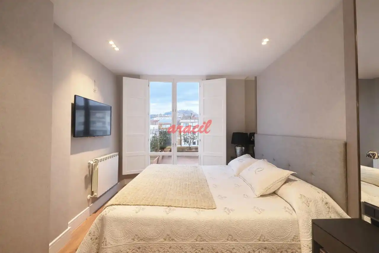 Habitación de Dúplex en venta en Ourense Capital  con Aire acondicionado, Calefacción y Terraza
