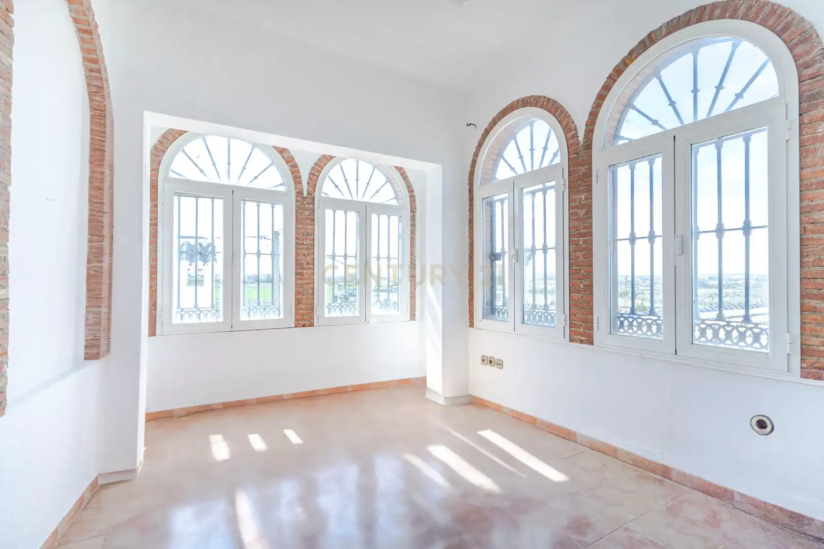 Haus oder Chalet zum Verkauf in Granada mit Klimaanlage, Privatgarten und Abstellraum