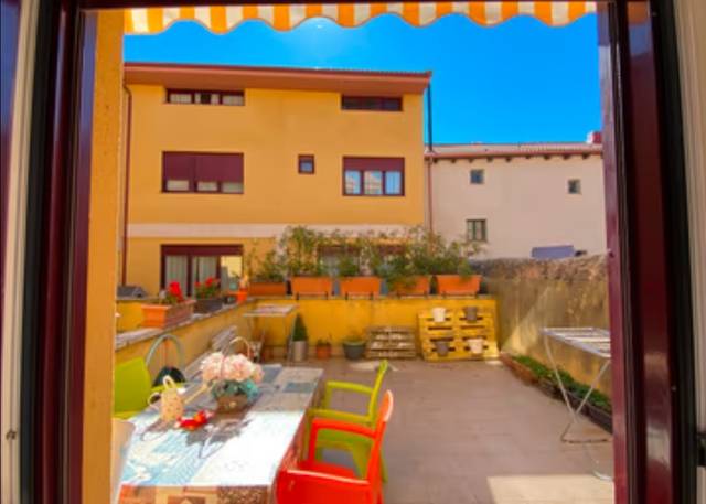 Casa adosada en Venta en Villatoro