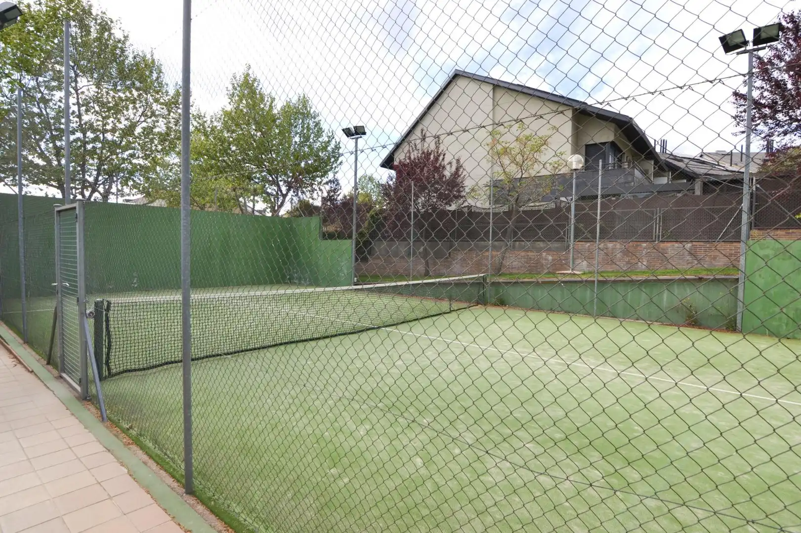 Jardí de Pis en venda en Boadilla del Monte amb Calefacció, Terrassa i Traster