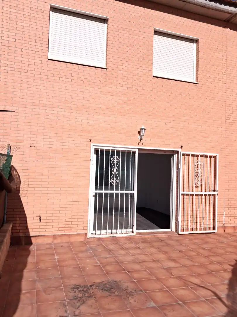 Vista exterior de Casa adosada en venta en Osera de Ebro con Calefacción, Parquet y Terraza